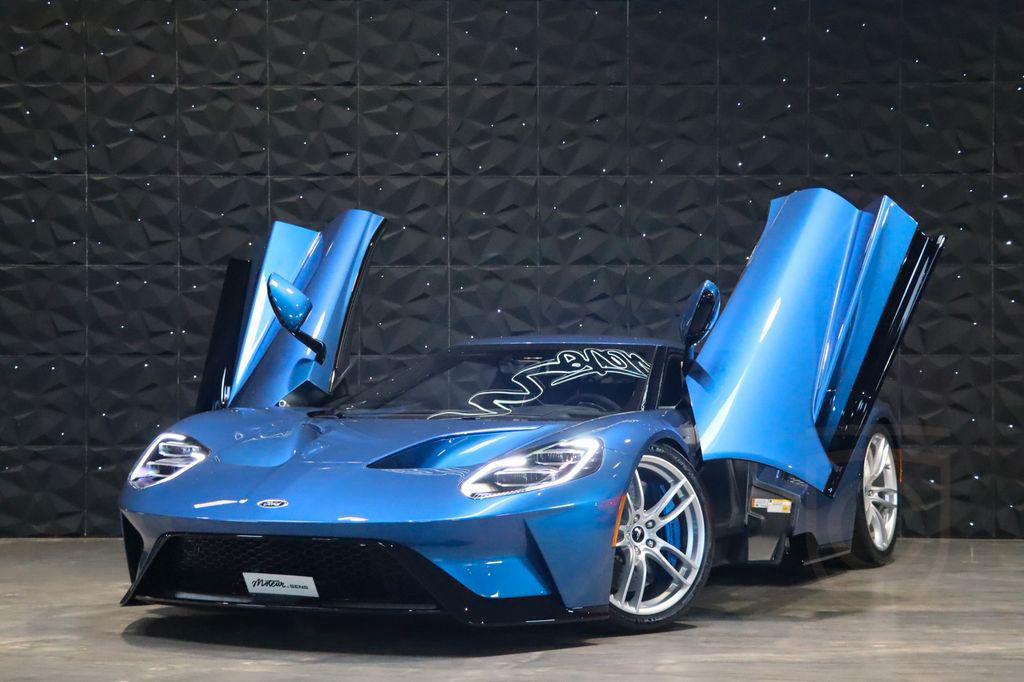 Ford GT - Blue Liquid - Carbon - Camera - Like New