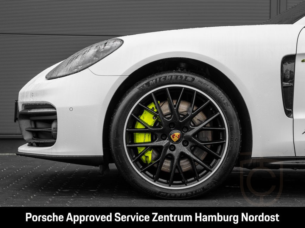 Porsche Panamera 4S E-Hybrid Sport Turismo Sportabgasan.