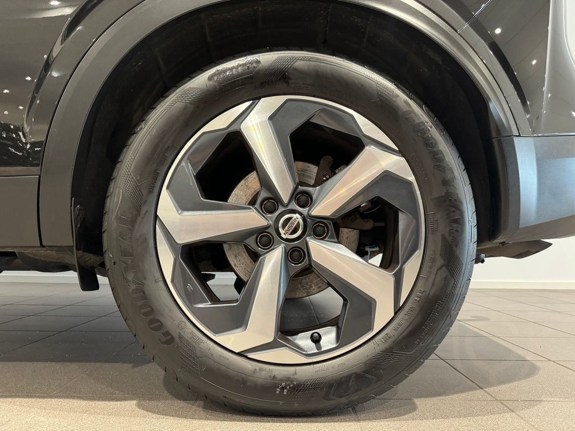 Nissan Qashqai 1.3 DIG-T 4WD XTRONIC