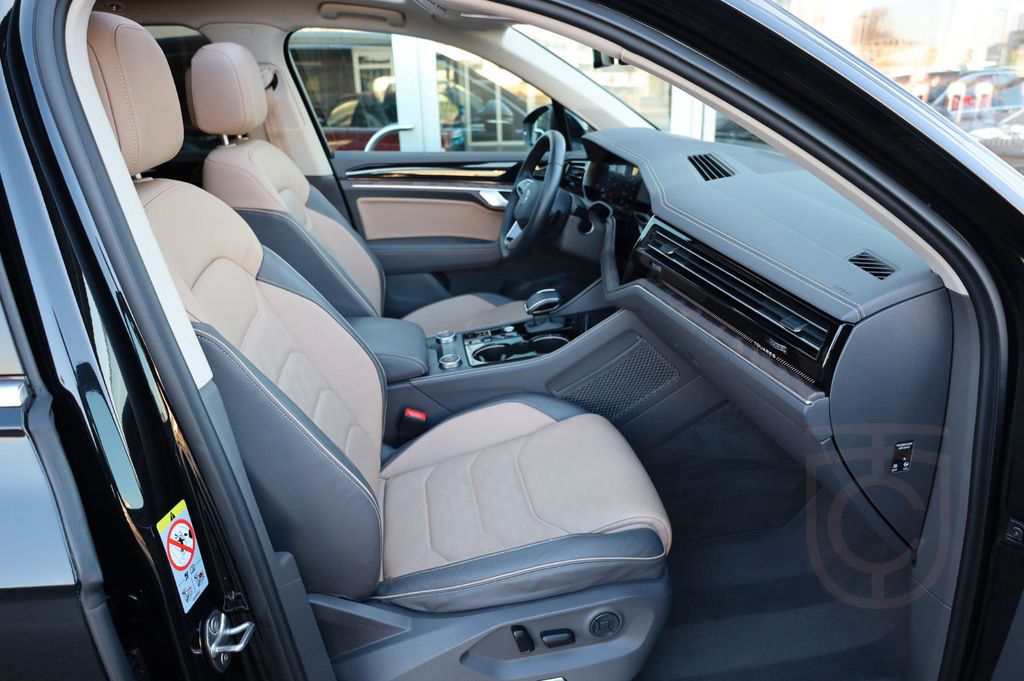 Volkswagen Touareg 3.0 TDI 210 kW 4Motion Exlusive Head Up