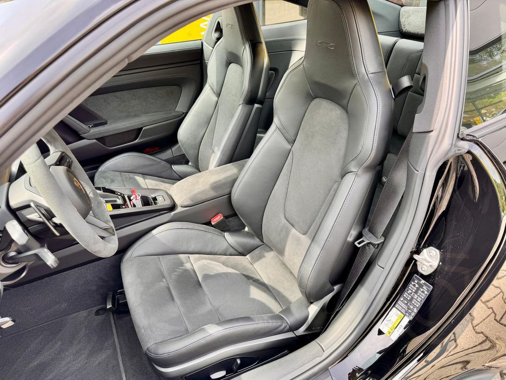 Porsche 992 GTS *360°KAMERA*BOSE*XPEL FOLIE*RACE TEX*