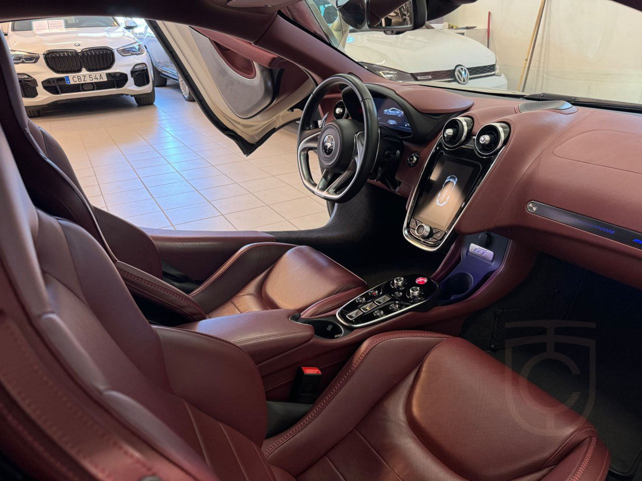 McLaren GT 4.0 V8 SSG Premium
