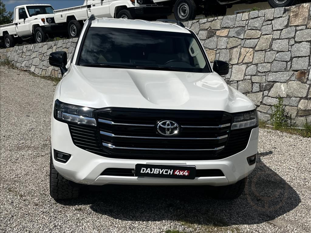 Toyota Land Cruiser 300 V6 305kW 10AT/2025