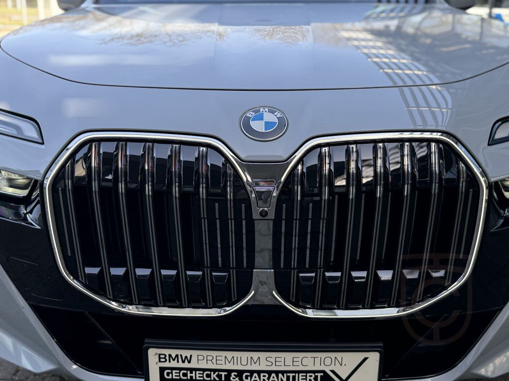 BMW 740d xDrive M Sport AHK StHzg P.SKY Autobahnas.