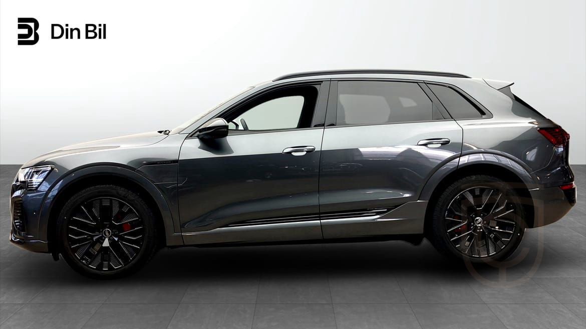 Audi Q8 e-tron 50 e-tron quattro S line Selection