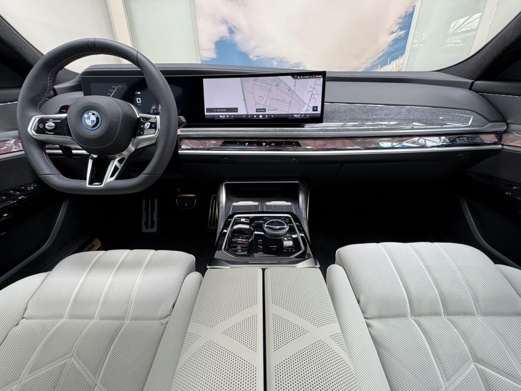BMW M760 e xDrive Pro Executive Lounge Massage/Lüft.