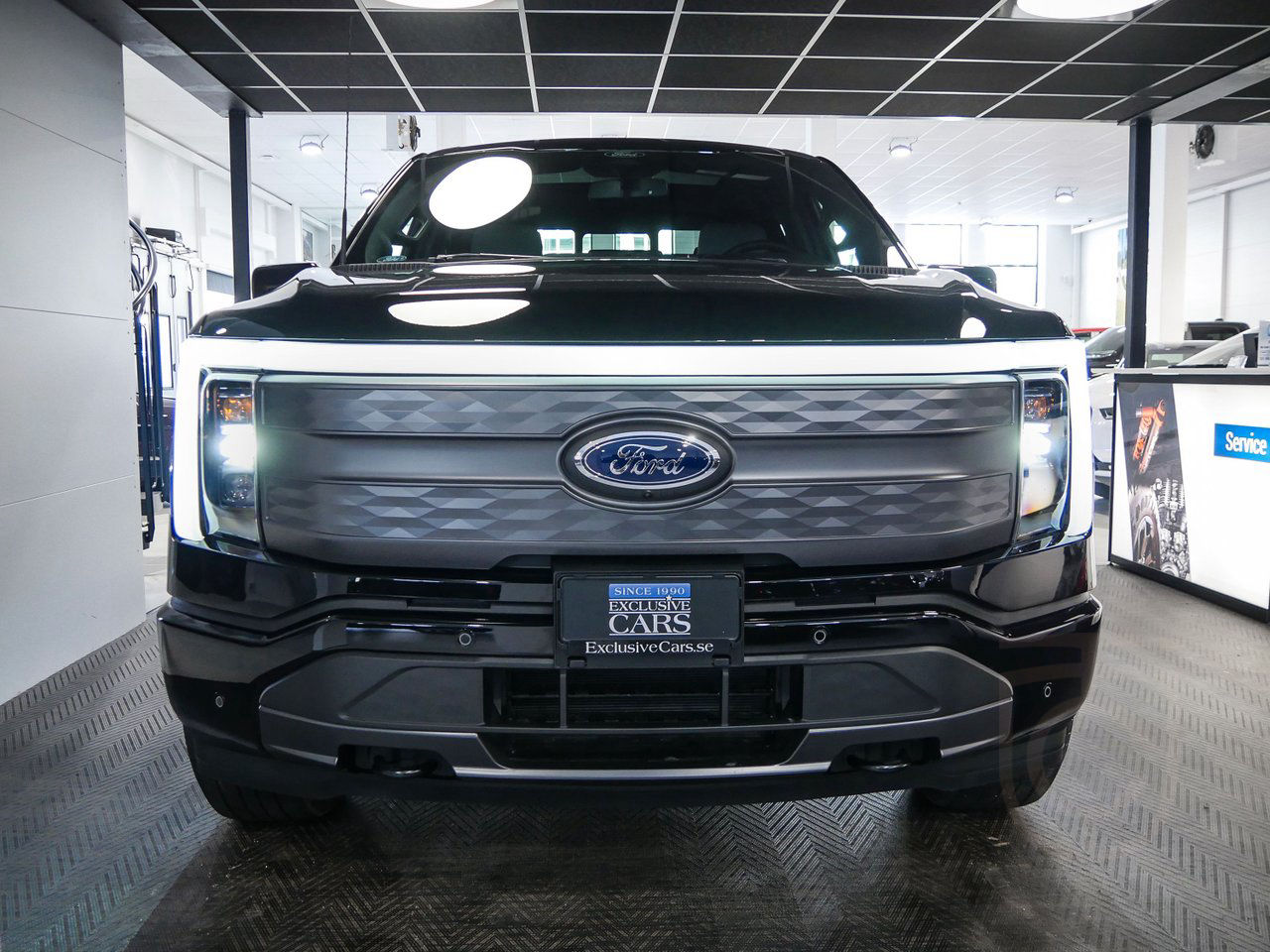 Ford F-150  F150 Lightning Lariat Extended Range