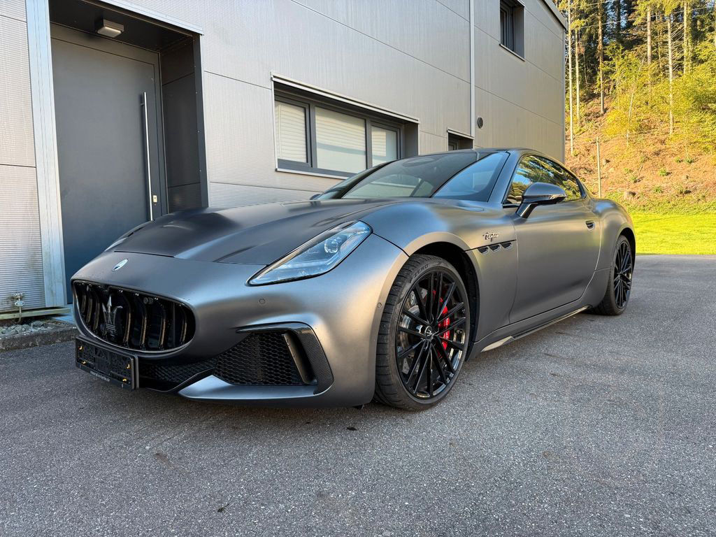 Maserati GranTurismo Trofeo 3.0 V6 AWD / MY24/NP 244.000€