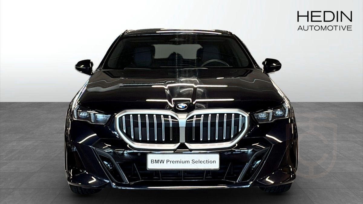 BMW 520 d xDrive M-sport Active launch edt