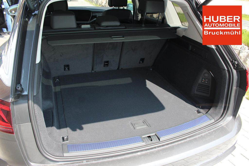 Volkswagen Touareg 3.0 V6 TDI ELEGANCE ALLRAD/AHK/MATRIX...