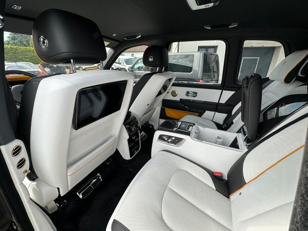 Rolls-Royce Cullinan Black Badge MEGA OPTIONS !!