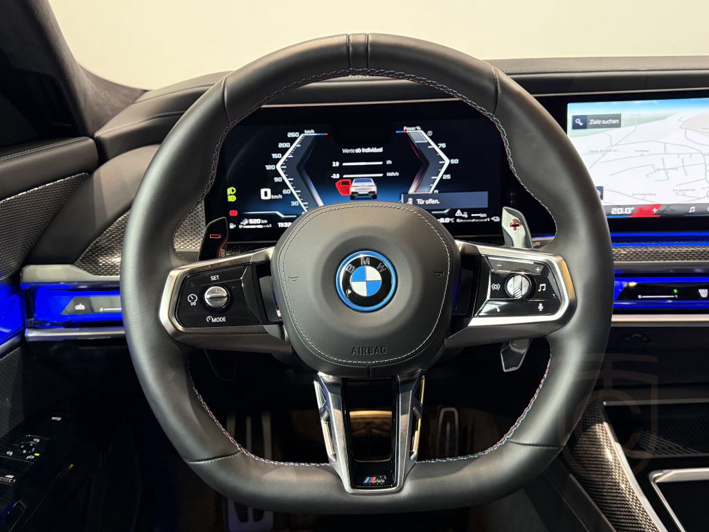 BMW M760e xDrive Lounge Seating Sky Lounge M Perform