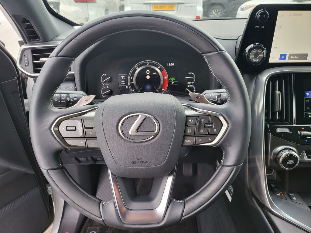 Lexus LX500+2025+FULL+RearTVs+12unitsBERLIN+EUvers&reg