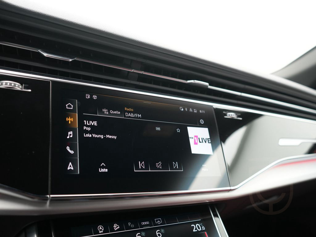 Audi SQ8 MATRIX LUFT LEDER RAUTE B&O AHK ALLRADLENK