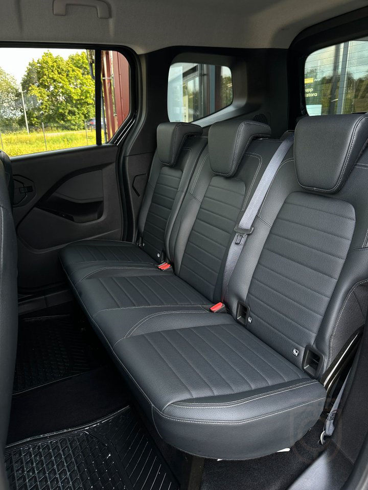 Mercedes-Benz T 180 DCT