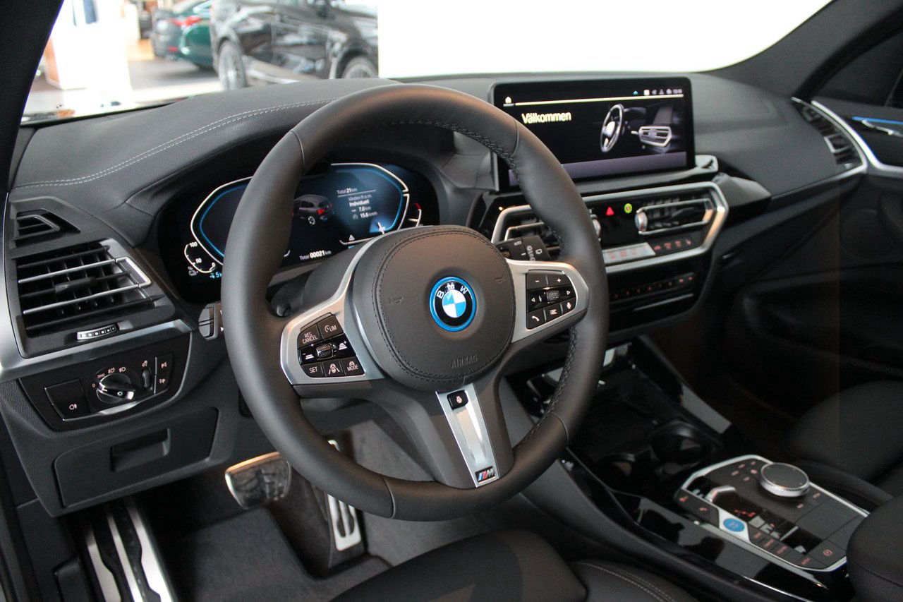BMW iX3 Charged M Sport