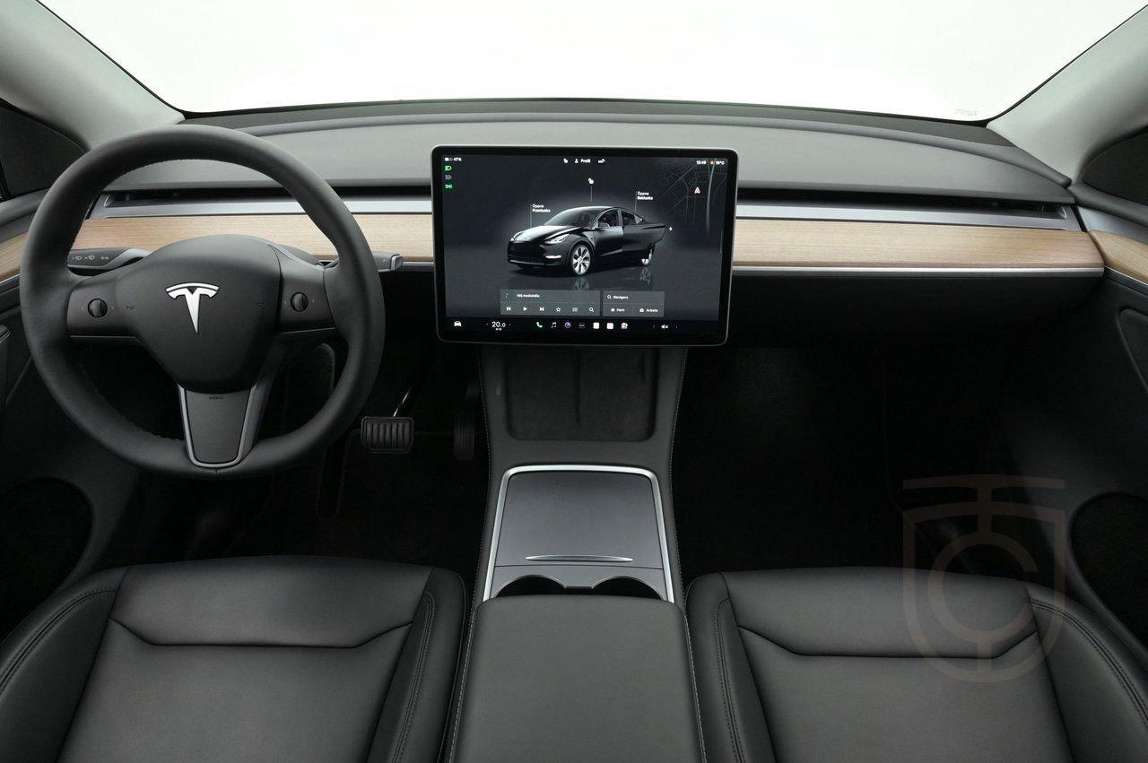 Tesla Model Y Long Range AWD Autopilot Acc.Boost Pano