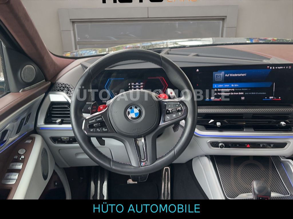 BMW XM Carbonschwarz / Gold / weiß B&W MDrivers DAss
