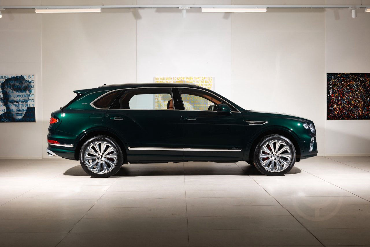 Bentley Bentayga V8 EWB 4.0 V8 EWB First Edition Azure