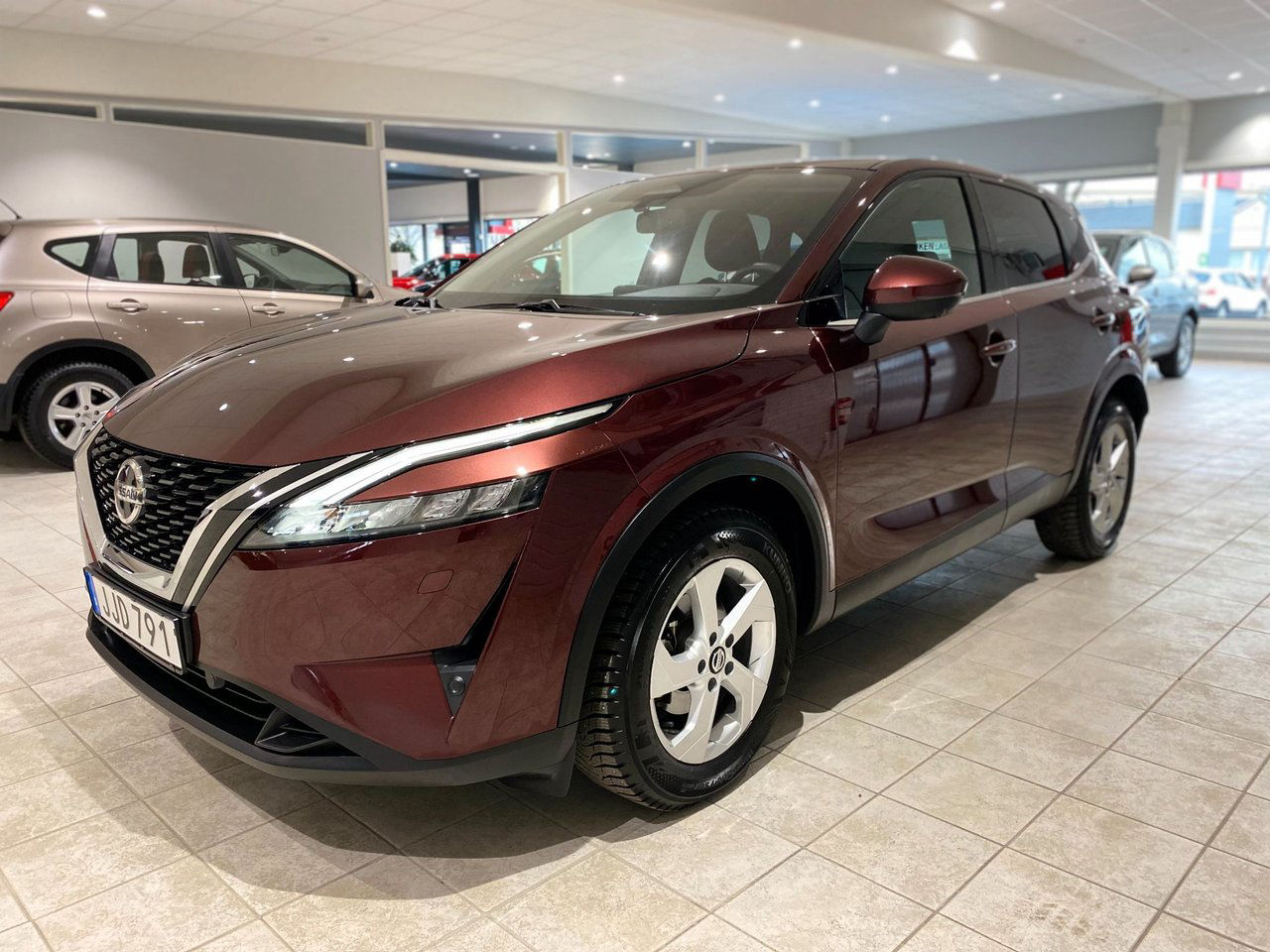 Nissan Qashqai 1.3 DIG-T XTRONIC-CVT N-Connecta