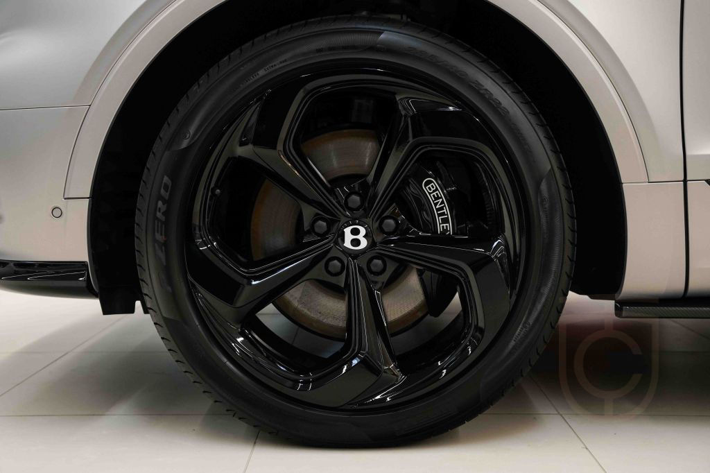 Bentley Bentayga S V8 Extreme Silver Satin