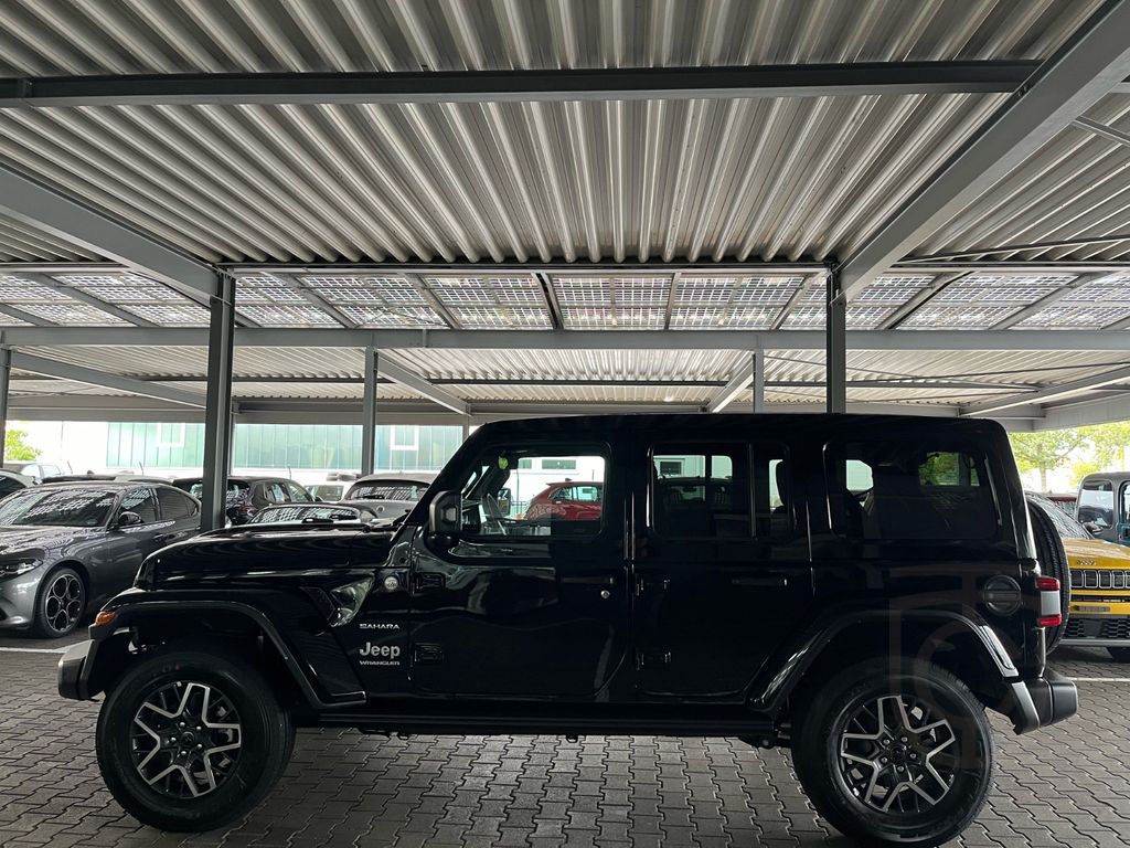 Jeep Wrangler Sahara 2.0 Benzin ***Schiebedach***