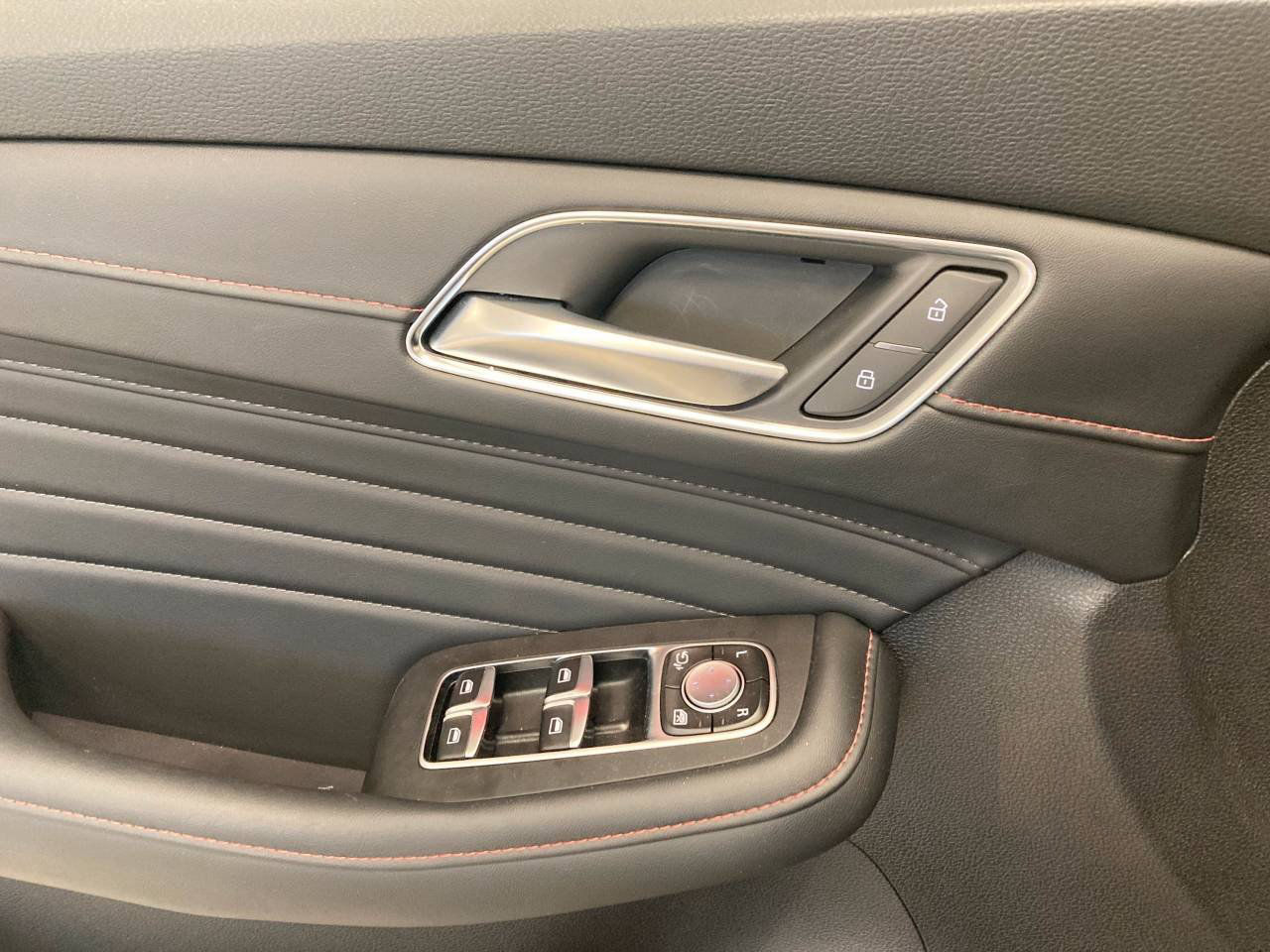 MG EHS Plug-In Hybrid Luxury Panorama