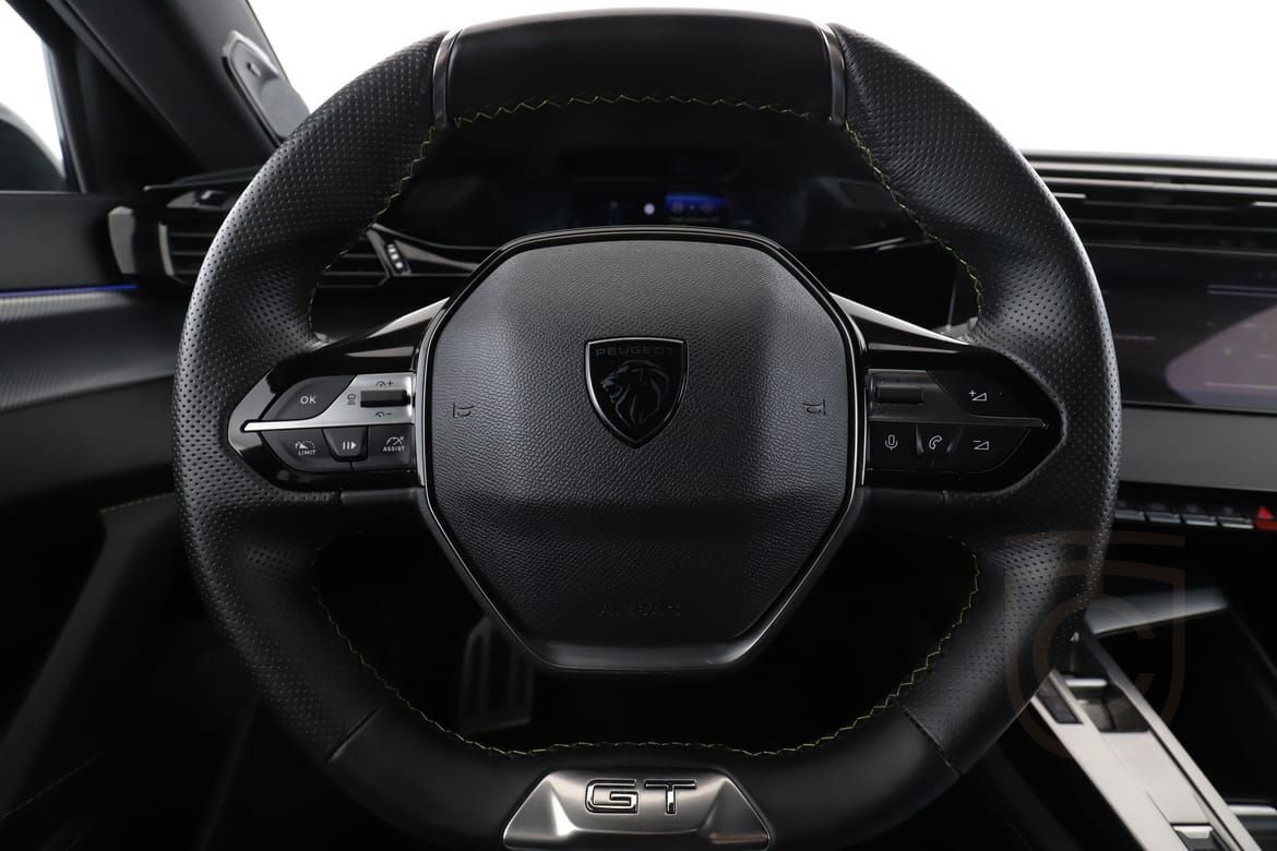Peugeot 408 Plug-In Hybrid 225 EAT 166kW 2022