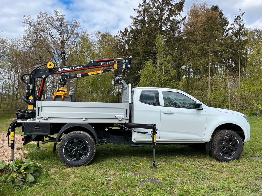 Isuzu D-Max Space Cab LS AT BIG-MAX Forstkran Greifer