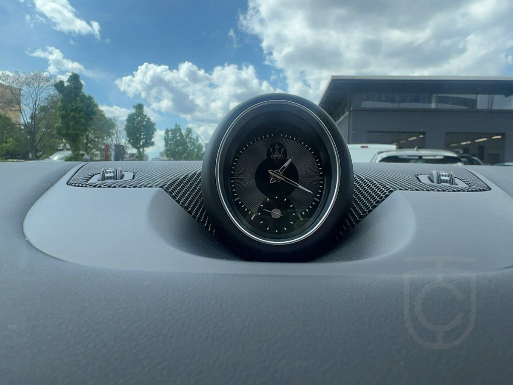 Maserati Levante TROFEO MY23 V8 580PS AWD Nero&Nero