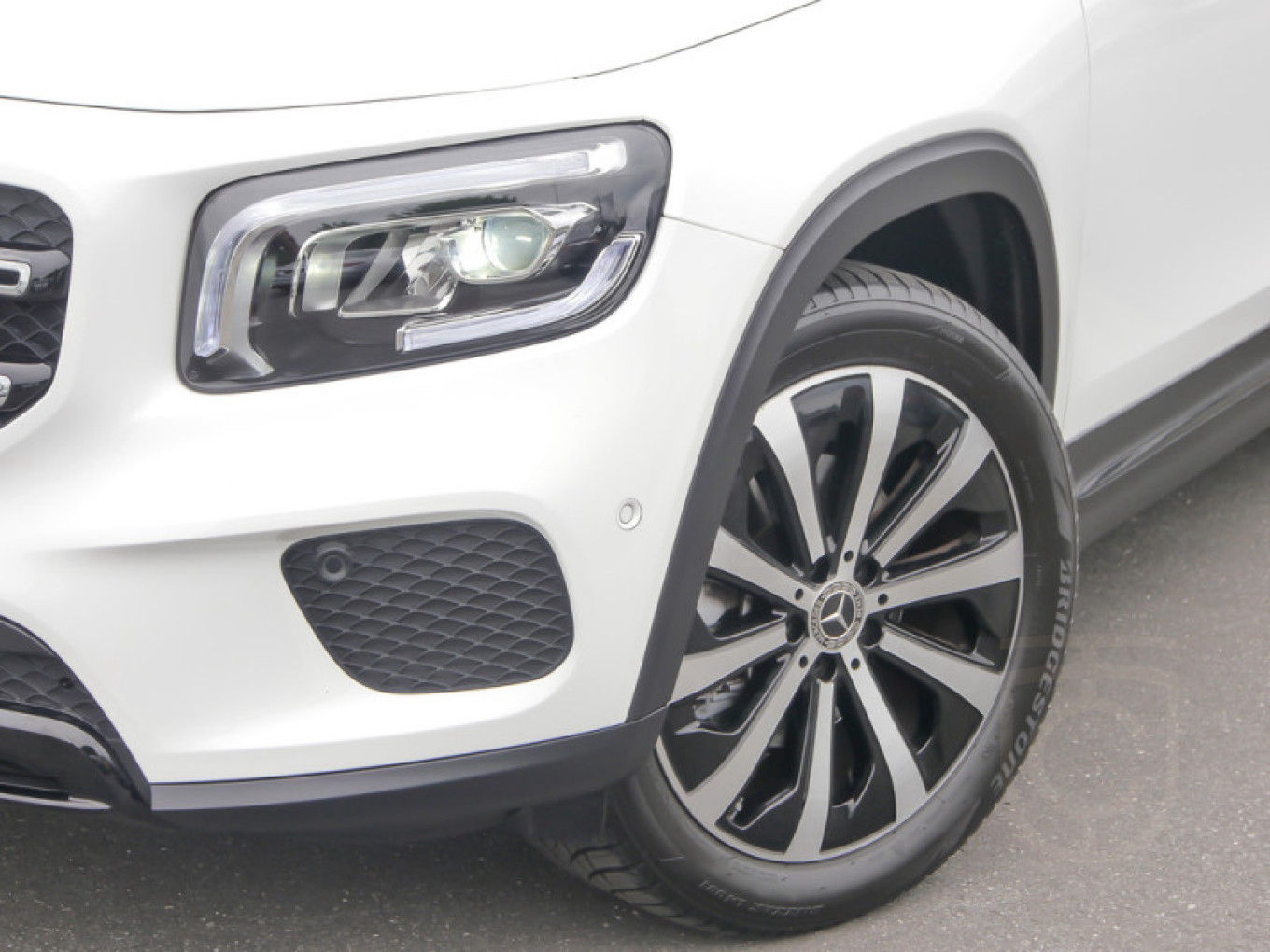 Mercedes-Benz GLB 200