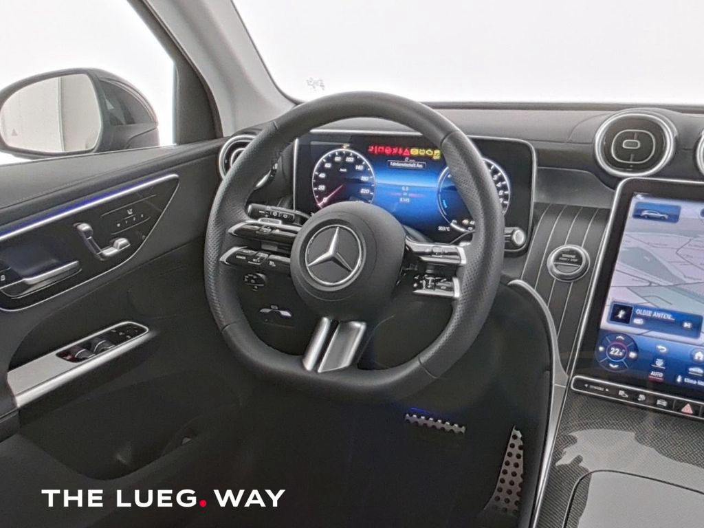 Mercedes-Benz GLC 300 e 4M AMG+MBUX+DLight+AHK+Mem+Keyl+20+360
