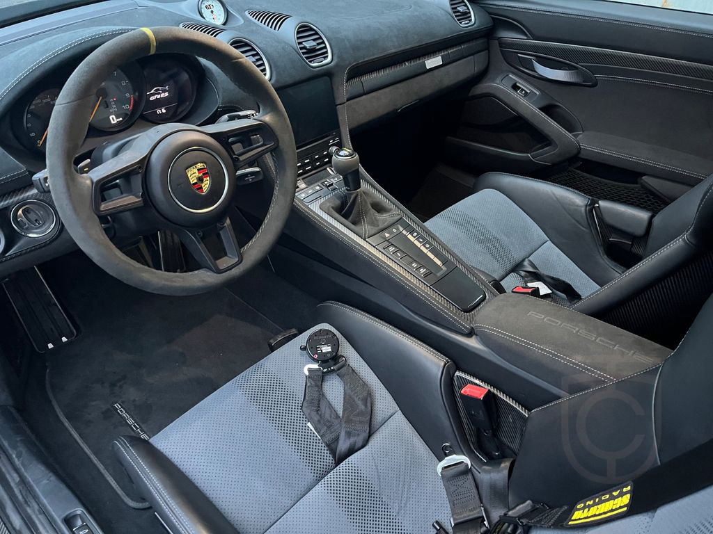Porsche Cayman GT4 RS Clubsport Weissach Speciale Lift