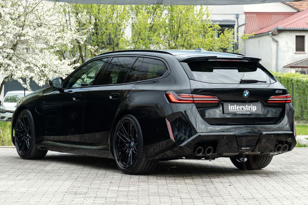 BMW M5 TOURING.DR.ASS.LED.PANORAMA.B&W.360°.AHK.
