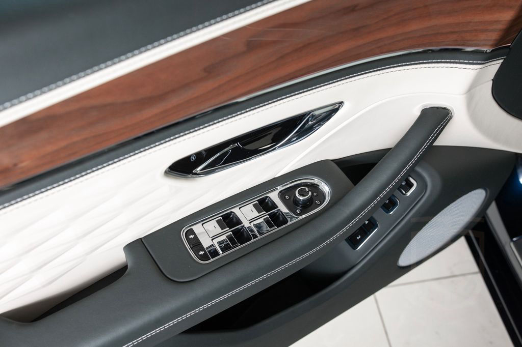 Bentley Flying Spur Azure Hybrid