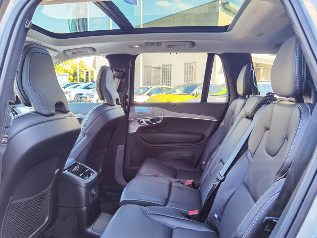 Volvo XC 90 Ultimate Dark Recharge Plug-In Hybrid AWD