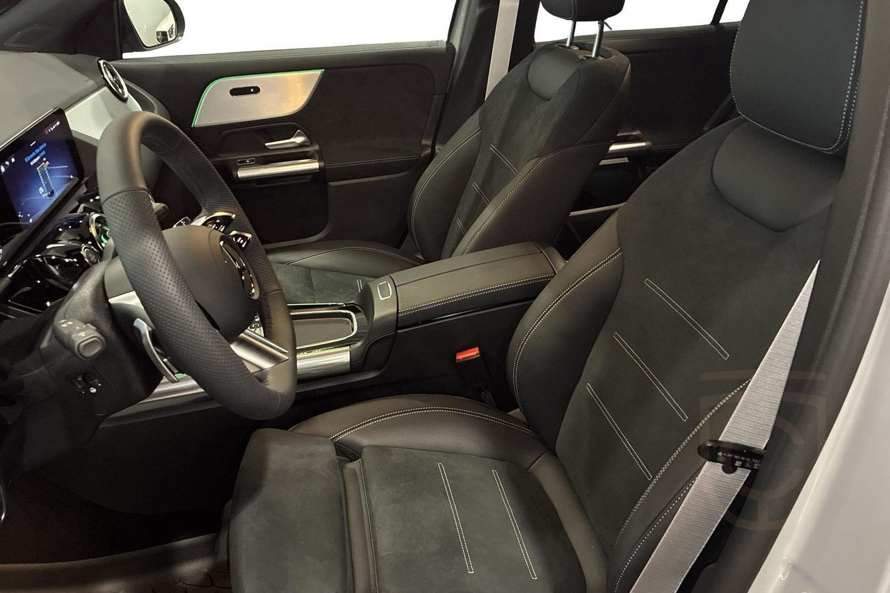 Mercedes-Benz GLA 250 E AMG ADVANCED EDITION