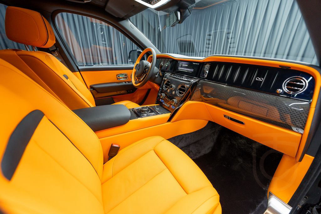 Rolls-Royce Cullinan Black Badge 4Seats Starlight 2025 FULL
