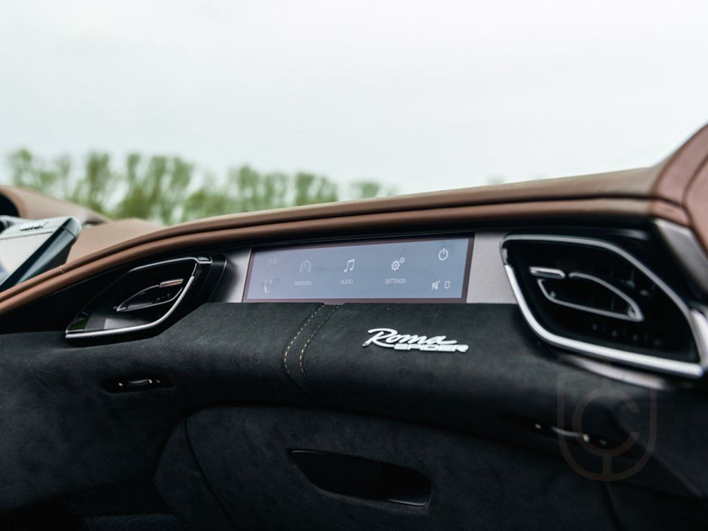 Ferrari Roma Spider 3.9 V8 Carbon, Adas, kamera