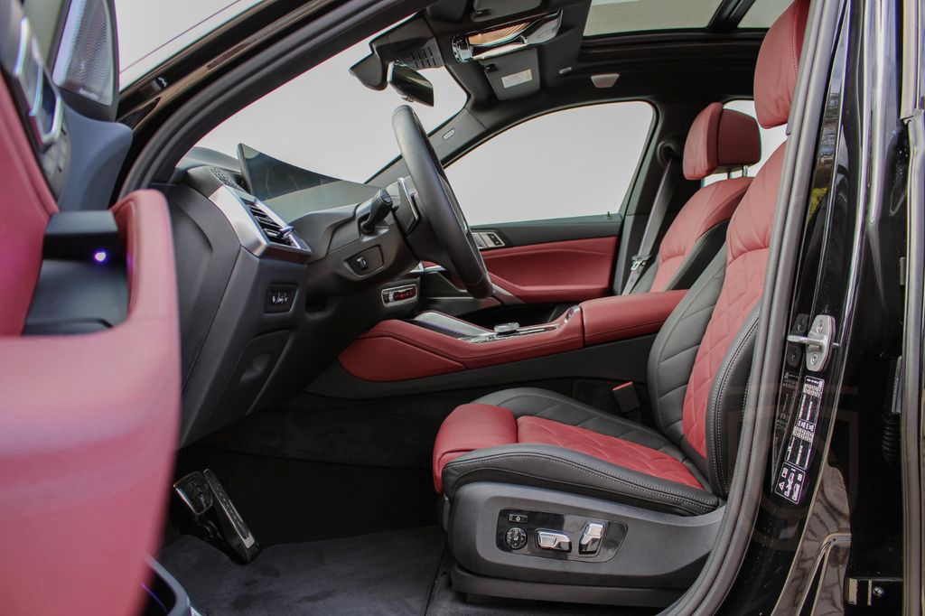BMW X6 M60 i xDrive / STANDHEIZUNG / B&W / TRAVEL