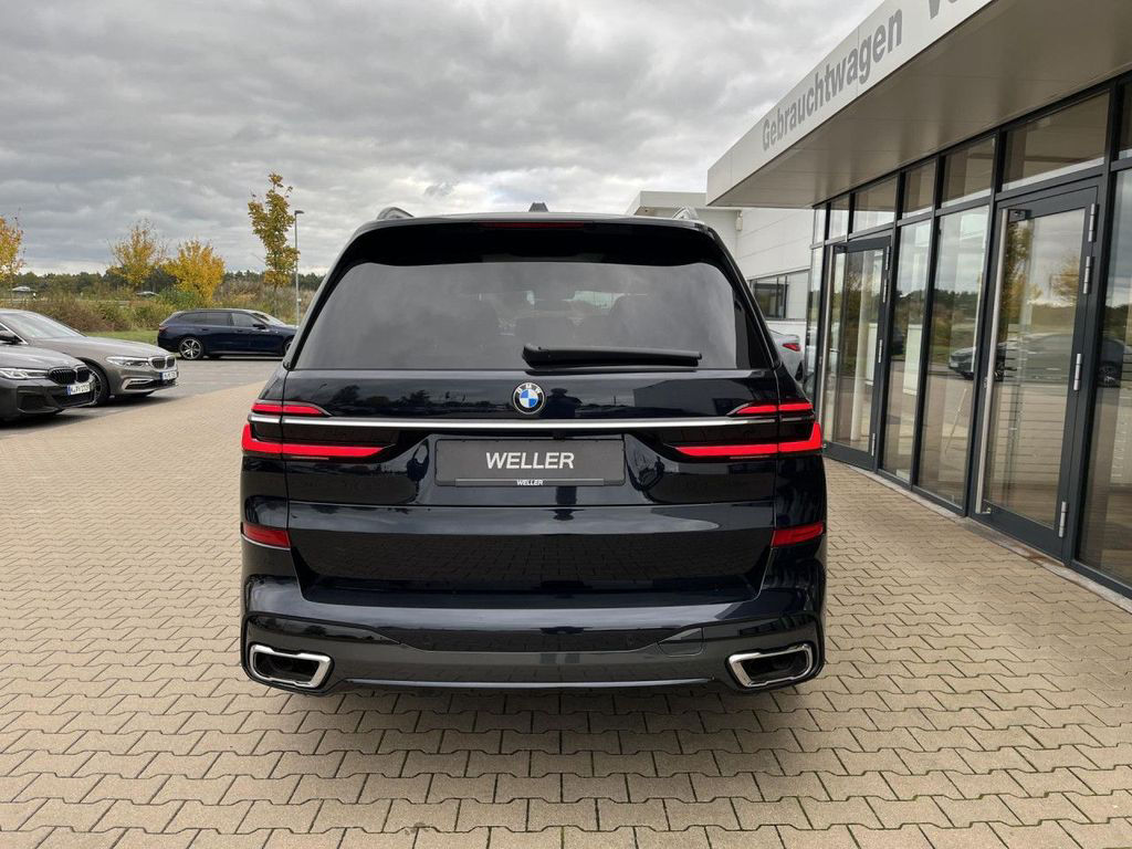 BMW X7 xDrive40i M-Sport AHK Iconic Glow 360°