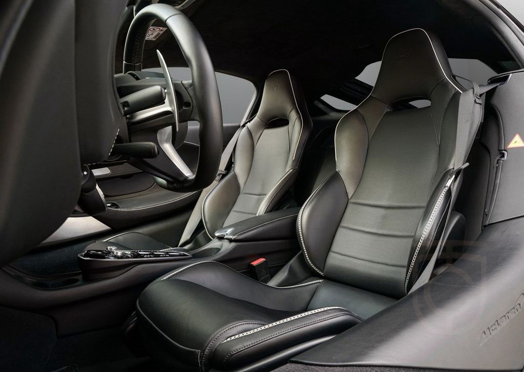 McLaren GT Exterior Elite Paint - Plateaux
