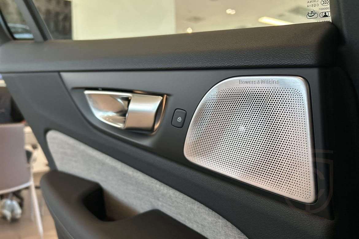 Volvo V60 Recharge T6 Ultimate Dark B