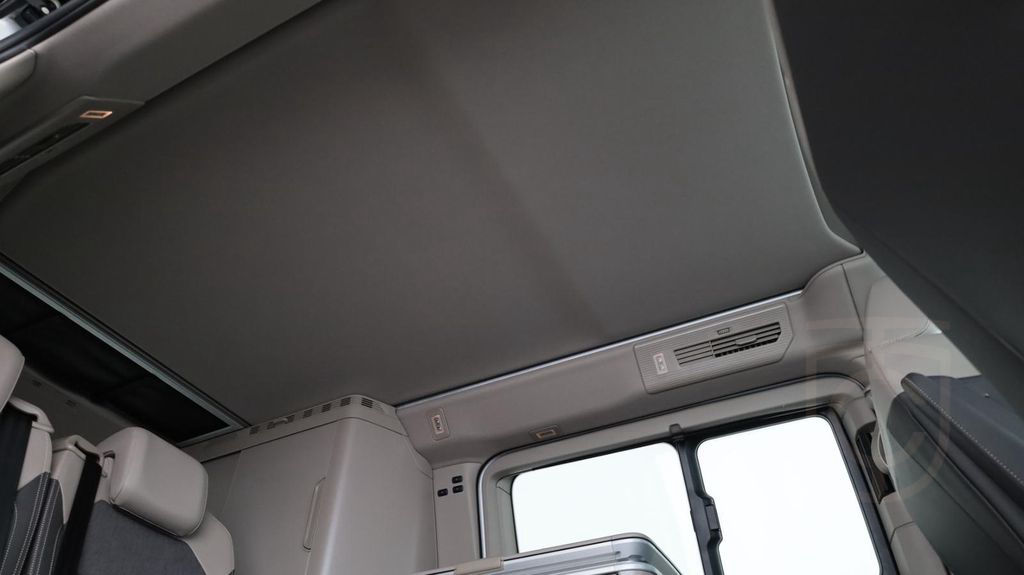Volkswagen T7 California Coast TDI
