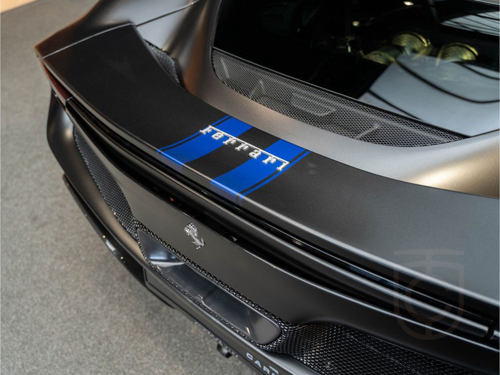 Ferrari 296 GTS Painted Stripes Full Carbon 296 3.0 V6 G