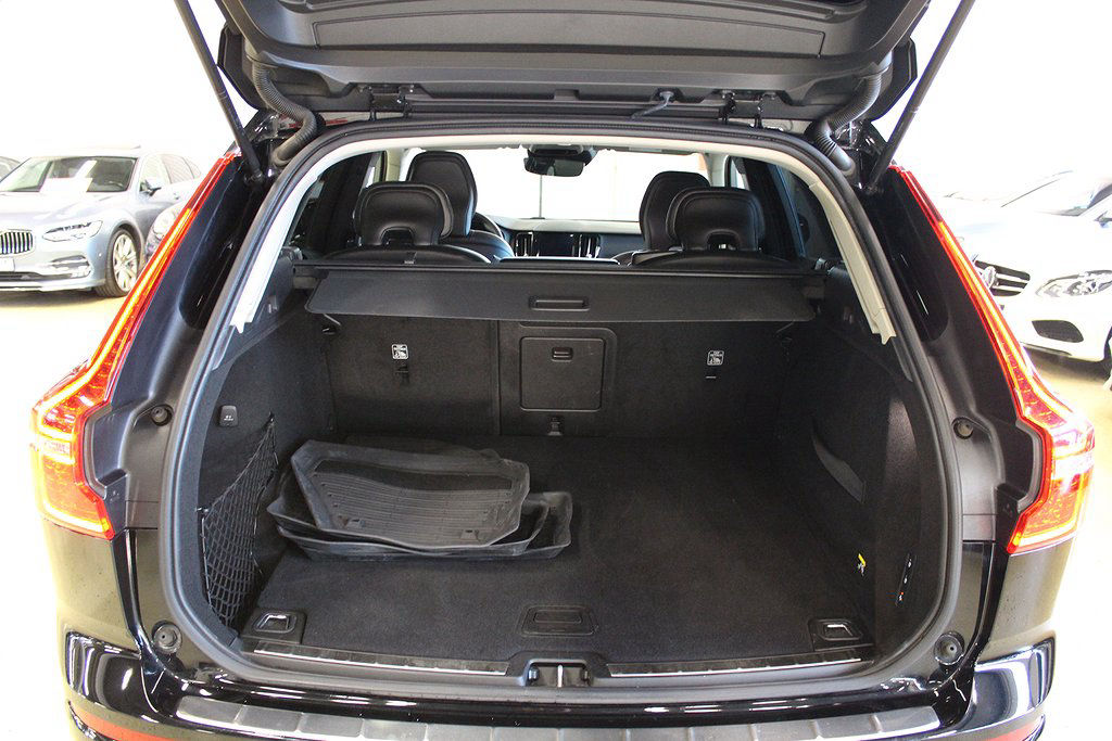 Volvo XC60 T5 AWD Momentum KAMPANJ RÄNTA 2,99% Aut VOC Dragkrok Navi 250hk