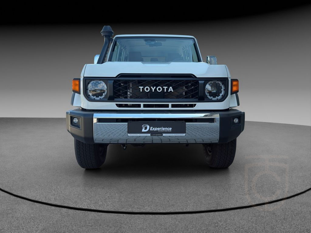 Toyota Land Cruiser GRJ76 AT Luxury + LED+ Safety Sense