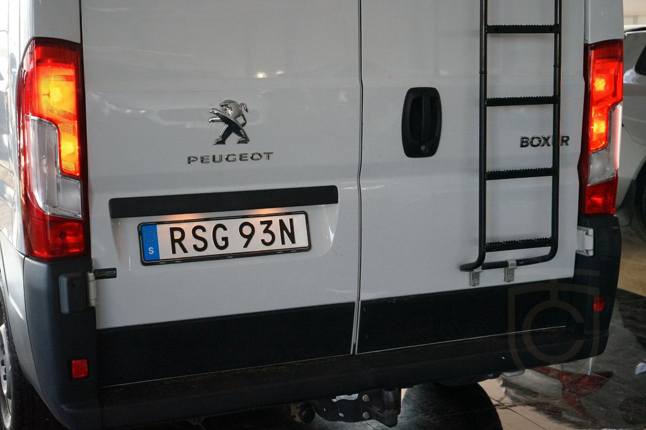 Peugeot Boxer Van 335 2.2 BlueHDi