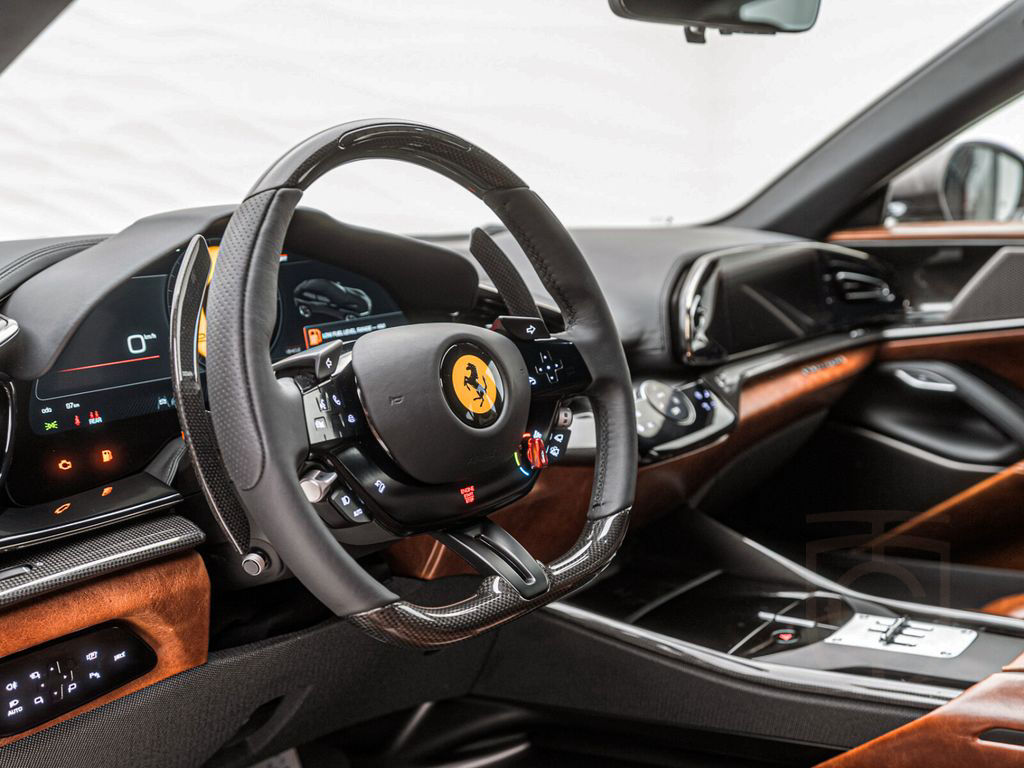 Ferrari Purosangue Tailor Made*Carbon*Massage Seats