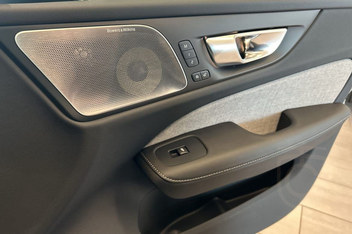 Volvo V60 Recharge T6 Ultimate Dark B